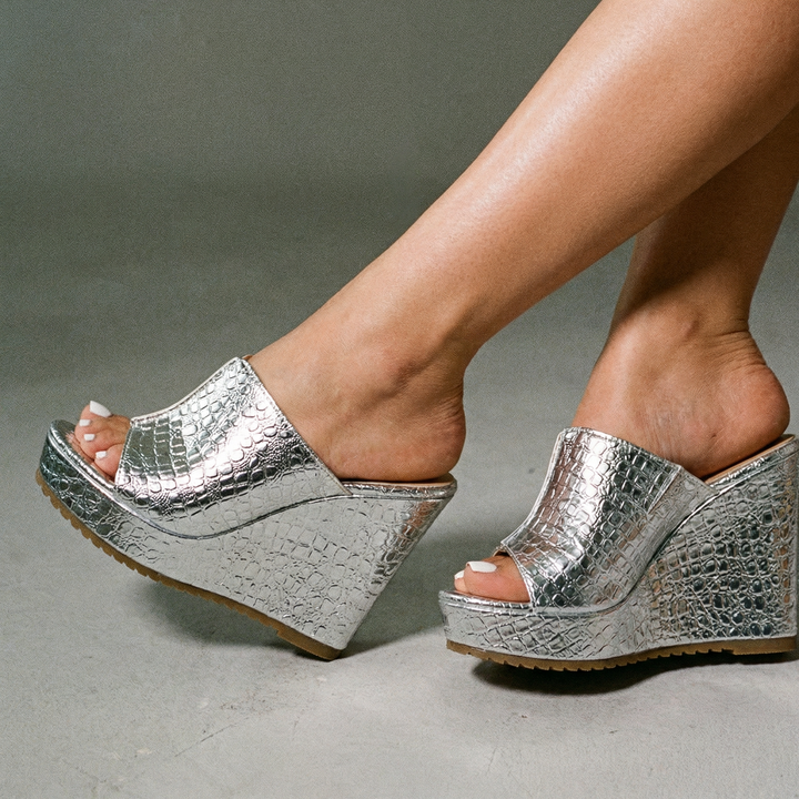 Elara | Luxe Shine sandale na klinu